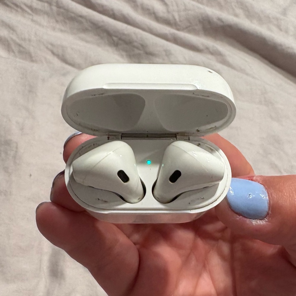 Apple AirPods (2nd Generation)